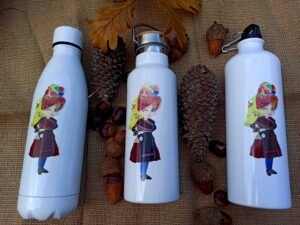 Ajecho Castúo Design, la marca que pone en valor las nuestras palabrinas 3 bidones termos lupita ajecho castuo design