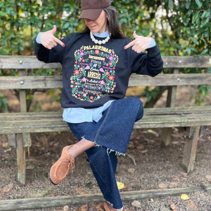 ajecho sudadera ringurrangos negra mujer Alicia Simon